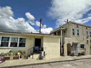 Foreclosed Home - 1055 E BRENNER PL, 90813