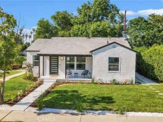 Foreclosed Home - 17055 GAULT ST, 91406