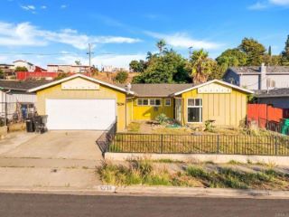 Foreclosed Home - 5239 CHOLLAS PKWY, 92105