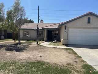 Foreclosed Home - 936 ALAMEDA ST, 92231