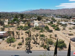 Foreclosed Home - 7408 APACHE TRL, 92284