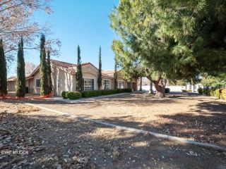 Foreclosed Home - 14982 Riverside Dr, 92307