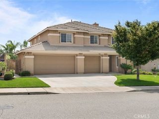Foreclosed Home - 15267 RIVER ROCK DR, 92336