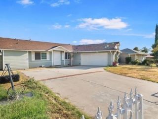 Foreclosed Home - 27049 STRATFORD ST, 92346