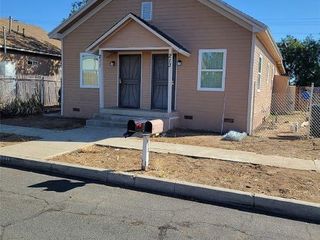 Foreclosed Home - 211 S OLIVE AVE, 92376