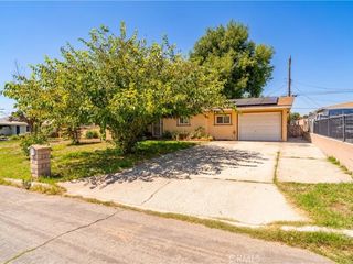 Foreclosed Home - 1030 N GARDENA AVE, 92376
