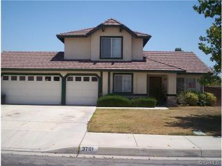 Foreclosed Home - 3701 N TAMARIND AVE, 92377