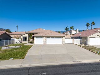 Foreclosed Home - 2802 W SUNRISE DR, 92377