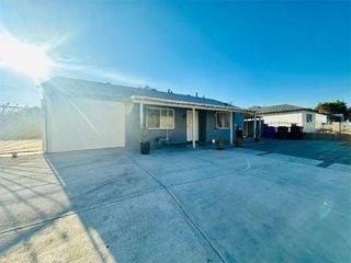Foreclosed Home - 2312 FLORES ST, 92407