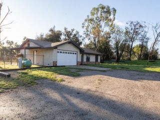 Foreclosed Home - 17350 Wood Rd, 92508