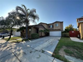 Foreclosed Home - 3908 BARBURY PALMS WAY, 92571