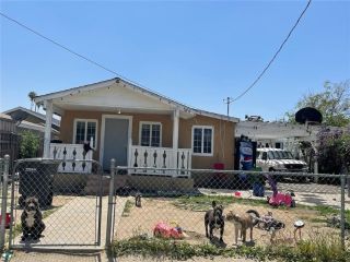 Foreclosed Home - 570 W 10TH ST, 92583