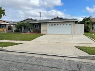 Foreclosed Home - 10171 KUKUI DR, 92646