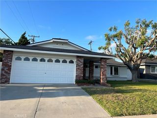 Foreclosed Home - 10241 KUKUI DR, 92646