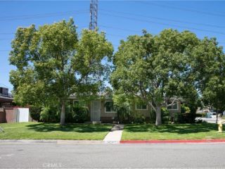 Foreclosed Home - 1203 W LASTER AVE, 92802