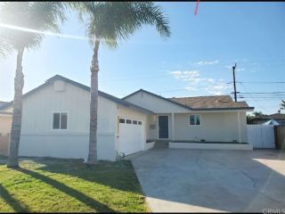 Foreclosed Home - 1715 E REDWOOD AVE, 92805