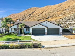 Foreclosed Home - 415 MOUNT SHASTA DR, 92860