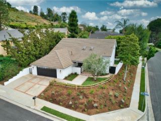 Foreclosed Home - 990 N PALO ALTO PL, 92869