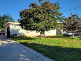 Foreclosed Home - 216 S VICENTIA AVE, 92882