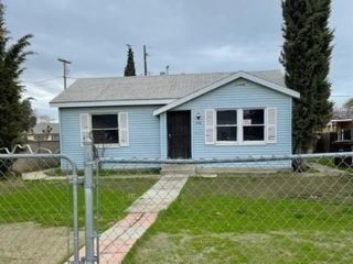 Foreclosed Home - 516 E MADERA ST, 93204