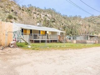 Foreclosed Home - 11940 SIERRA WAY, 93238