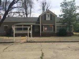Foreclosed Home - 1727 E Bardsley Ave, 93274