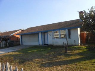 Foreclosed Home - 1039 W CLINTON AVE, 93291