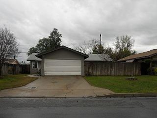 Foreclosed Home - 1905 CUSTER AVE, 93304