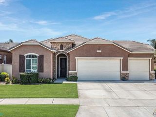 Foreclosed Home - 10009 VALE ROYALE DR, 93306