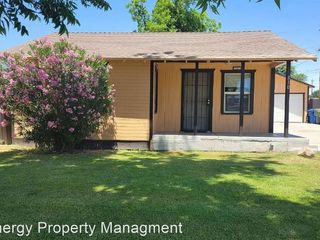 Foreclosed Home - 810 CASTAIC AVE, 93308