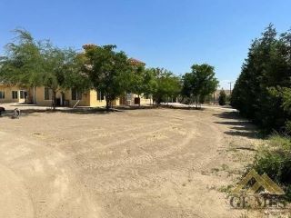Foreclosed Home - 9446 KERN RIVER AVE, 93308