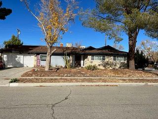 Foreclosed Home - 2257 W AVENUE K, 93536