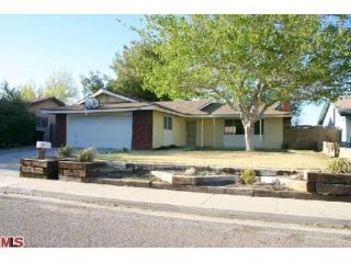 Foreclosed Home - 610 W COSO AVE, 93555