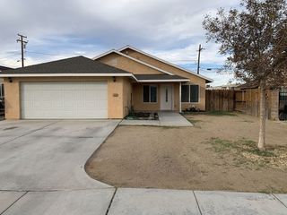 Foreclosed Home - 1400 W MARIPOSA AVE, 93555