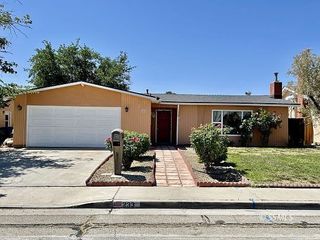 Foreclosed Home - 233 W SAINT GEORGE AVE, 93555