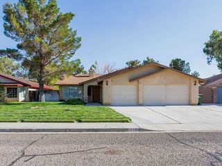 Foreclosed Home - 1209 W TAMARISK AVE, 93555