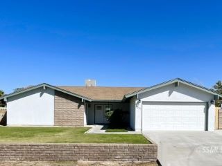 Foreclosed Home - 1031 N SIERRA VIEW ST, 93555