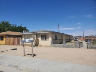 Foreclosed Home - 2524 DIAMOND ST, 93560