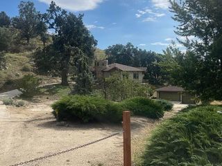 Foreclosed Home - 27600 BEAR VALLEY RD, 93561