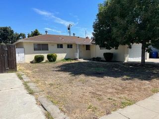 Foreclosed Home - 619 W SAN GABRIEL AVE, 93612