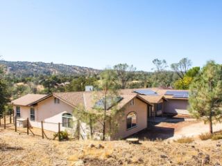 Foreclosed Home - 29760 YOSEMITE SPRINGS PKWY, 93614