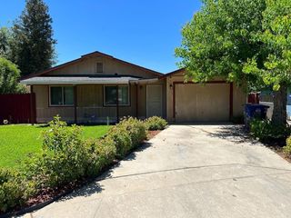 Foreclosed Home - 13541 E 2ND ST, 93648
