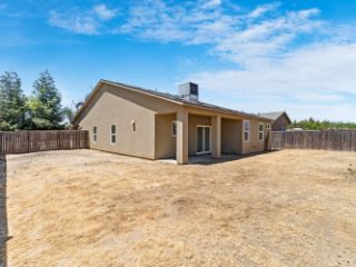 Foreclosed Home - 8470 FOOTHILL AVE, 93648
