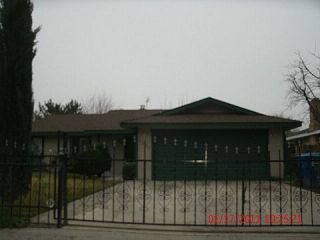 Foreclosed Home - 1167 E NORTH AVE, 93654