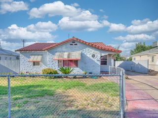 Foreclosed Home - 4215 E LYELL AVE, 93702