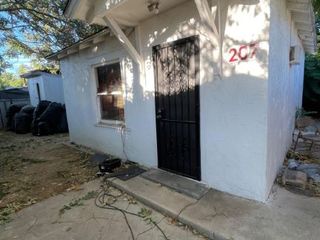 Foreclosed Home - 207 S BARTON AVE, 93702