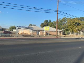 Foreclosed Home - 3915 E OLIVE AVE, 93702
