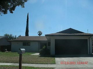 Foreclosed Home - 1822 N RECREATION AVE, 93703