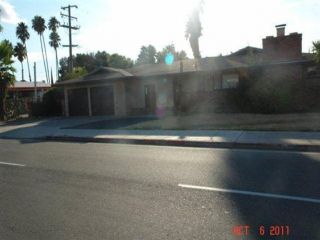 Foreclosed Home - 415 W TWAIN AVE, 93704