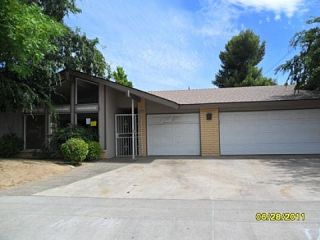 Foreclosed Home - 2079 W SIMPSON AVE, 93705